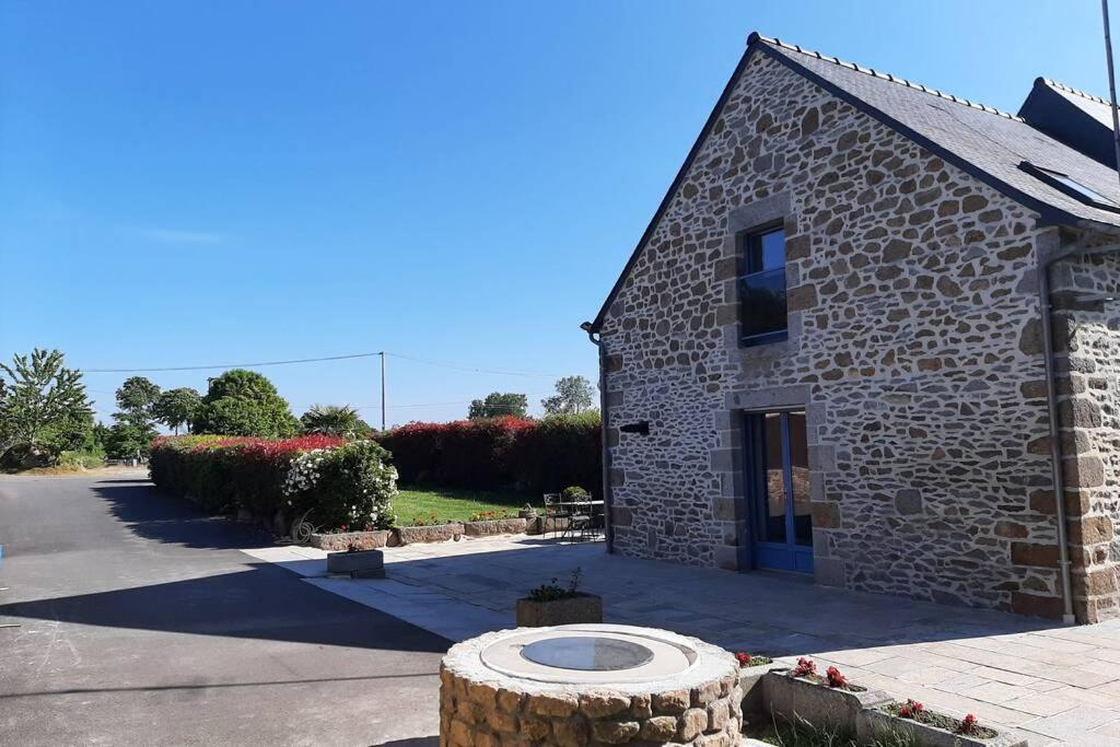 La Maison Bleue Saint-Sauveur-des-Landes Exterior foto